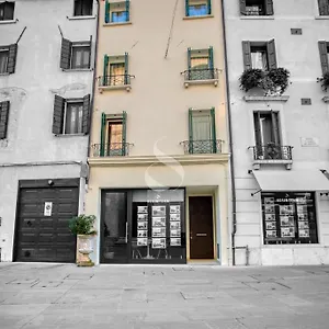 https://ca-dei-battuti-cesim-team.hotelinveneto.com