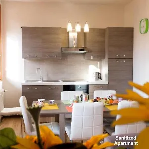 https://vera-luxury-apartment.it-lombardy.com