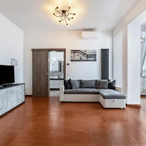 https://il-loft-di-vanni.hotelinveneto.com