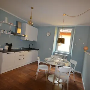 https://varennahouse-aston-apt.it-lombardy.com